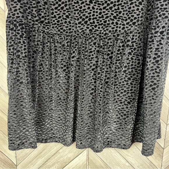 TORRID Black Velvet Burnout Leopard Peplum Top - Picture 6 of 11